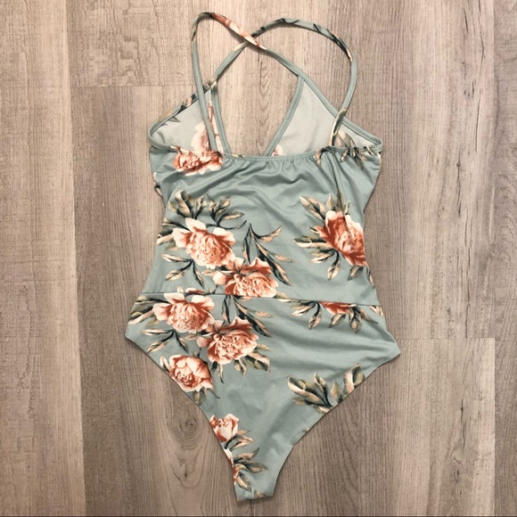 Charlotte Russe floral v neck wrap cross bodysuit - Picture 2 of 3